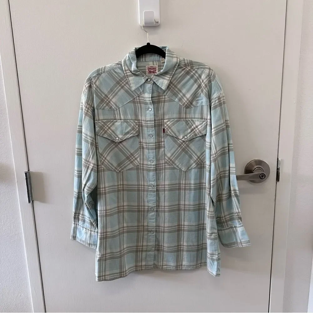 Levi's‎ Classic Fit Snap Front Long Sleeve Plaid Western Shirt
